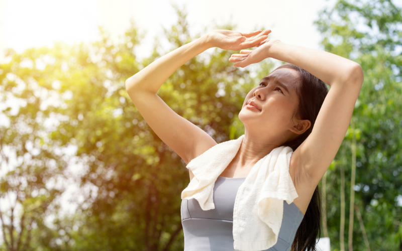 Ánh nắng mặt trời làm trầm trọng thêm tình trạng sạm da