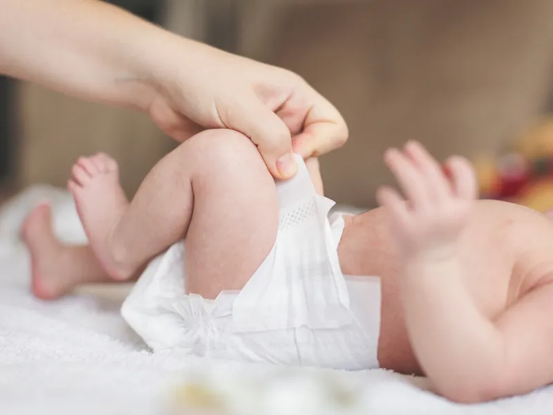 Bé bị hăm tã nổi mụn