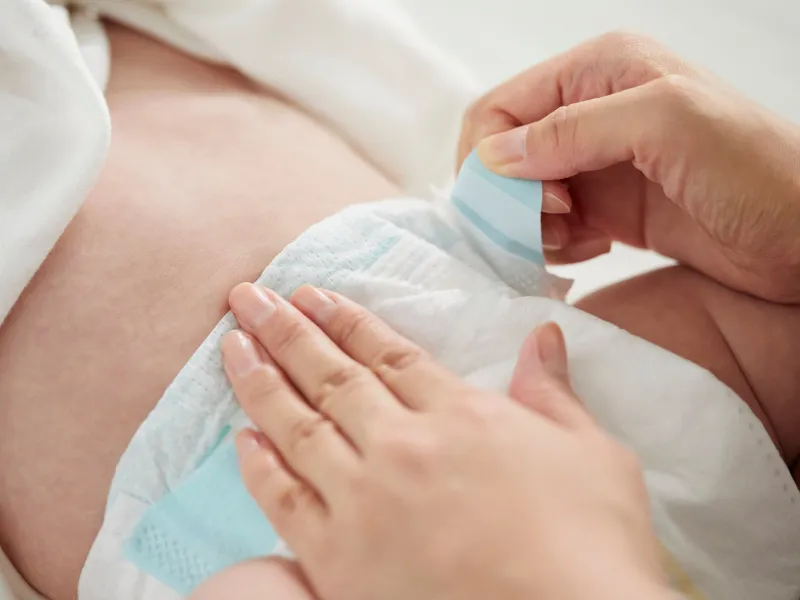 Bé bị hăm tã nổi mụn