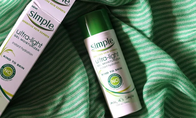 Kem dưỡng ẩm cho mẹ bầu Simple Ultra Light Gel Moisturizer