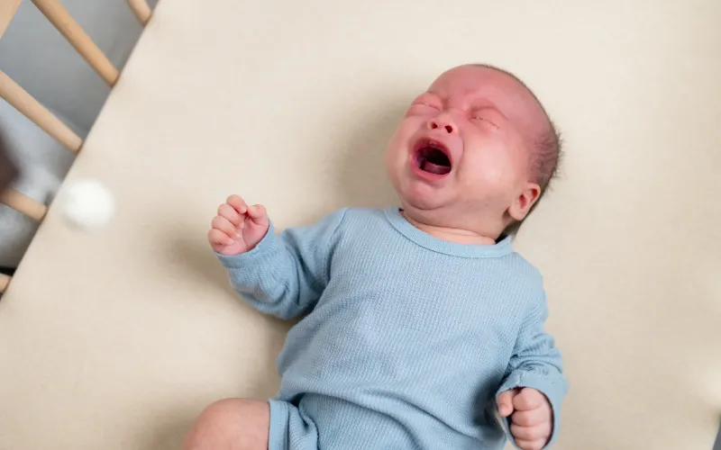 Nhan biet dau hieu khi be bi nhiet luoi
