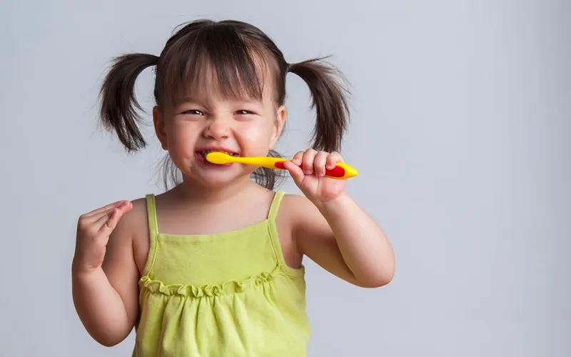 Cách khắc phục tình trạng răng bé 10 tháng bị đen