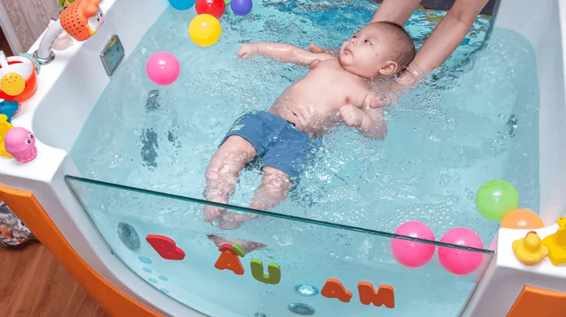 Quy trình tắm thủy liệu cho bé đúng chuẩn