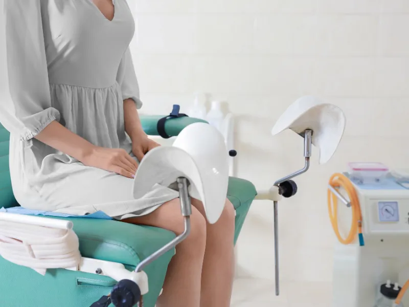 Khám chuyên khoa và điều trị y tế 