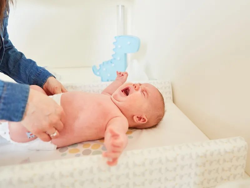 Vì sao bé gái hay bị hăm đỏ vùng kín?