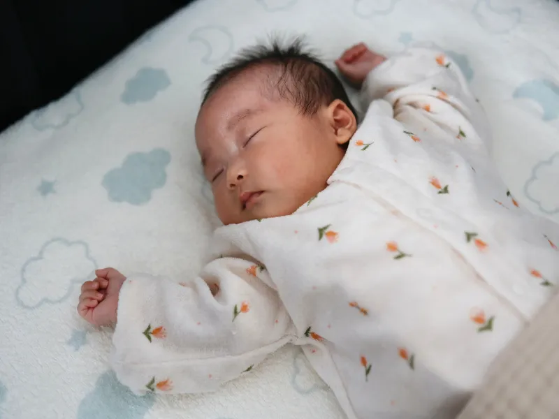 Trẻ sơ sinh ngủ bao nhiêu tiếng là đủ