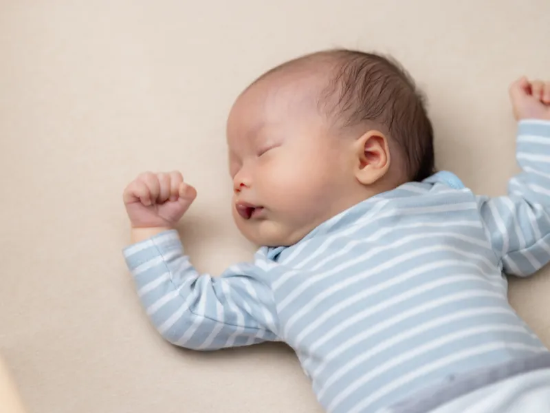 Trẻ sơ sinh ngủ bao nhiêu tiếng là đủ