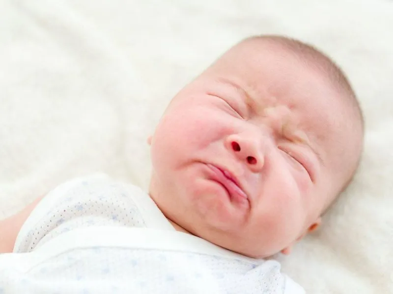 Dấu hiệu trẻ sơ sinh có đờm trong họng