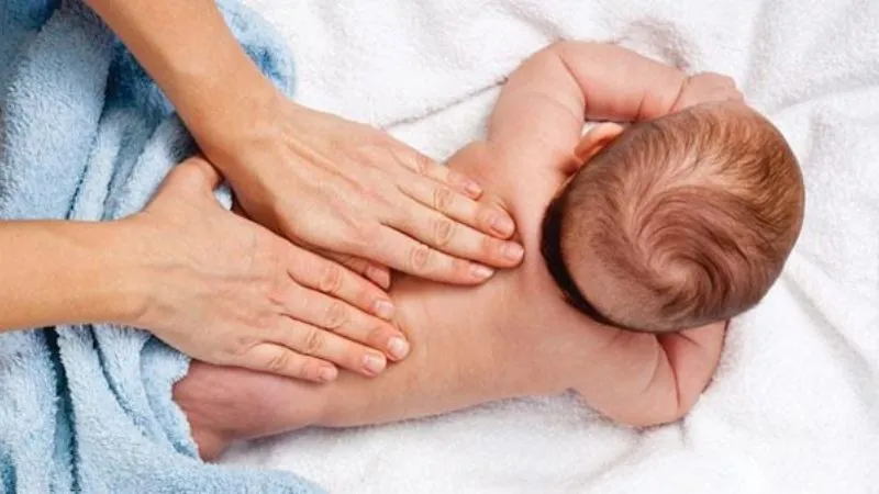 Thời điểm lý tưởng để áp dụng cách massage cho bé dễ ngủ