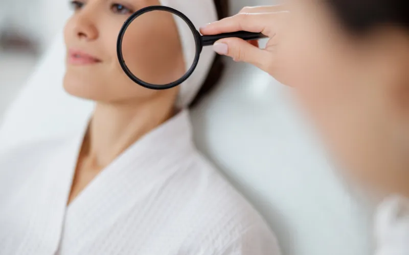Khi nào nên gặp bác sĩ da liễu?