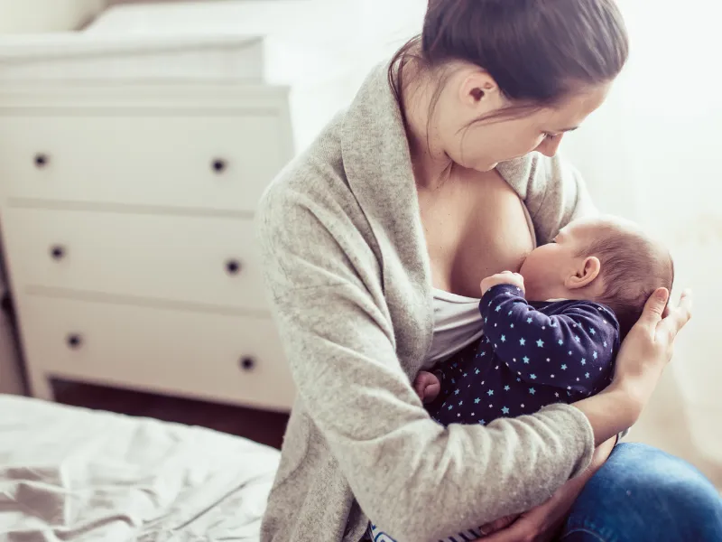 Vai trò quan trọng của sữa mẹ với trẻ sơ sinh