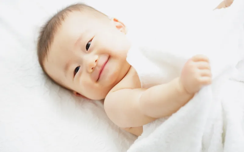 trẻ bị nổi vòng tròn đỏ trên da, Giữ da sạch và khô thoáng