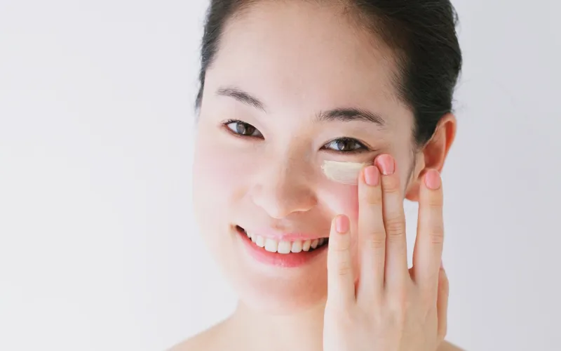 Nên dùng kem nghệ sau khi nặn mụn vào thời điểm nào?