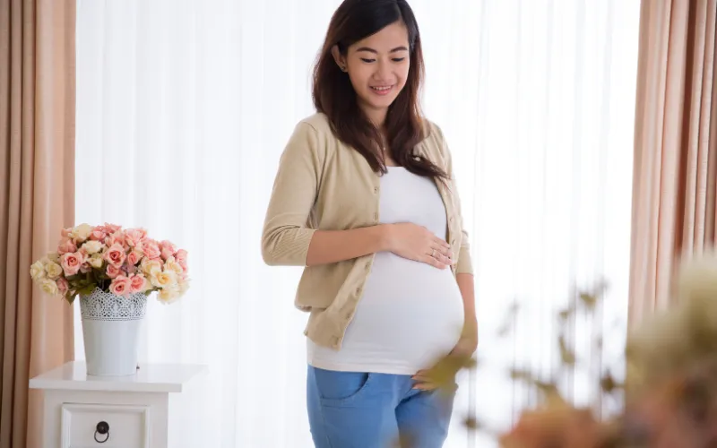 Vì sao cần thận trọng khi dùng mỹ phẩm trong thai kỳ