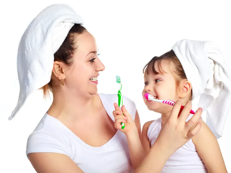 Mẹo giúp trẻ hợp tác đánh răng