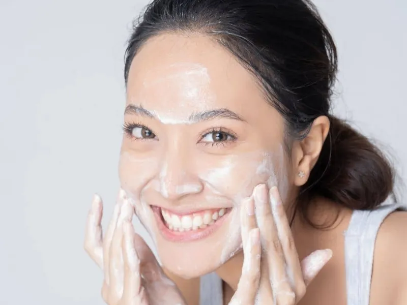 Sữa rửa mặt là sản phẩm giúp hỗ trợ làm sạch da