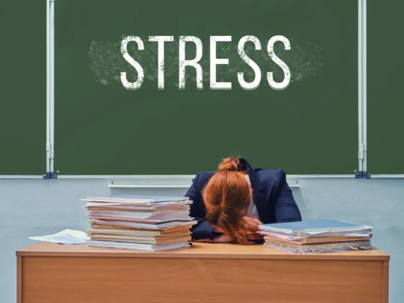 Stress & thiếu ngủ khiến da xỉn màu