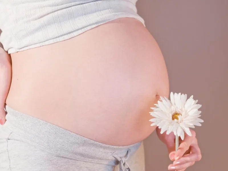 Nên chọn dung dịch vệ sinh lành tính