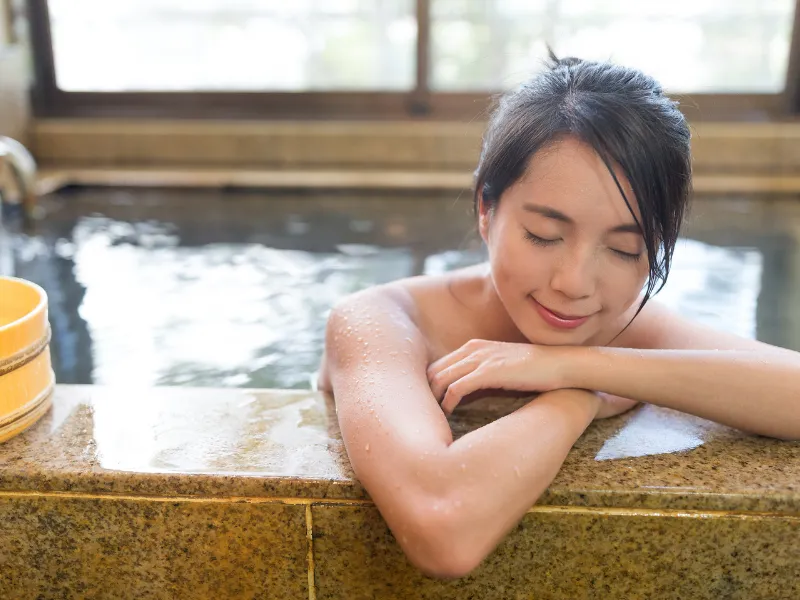 Công dụng của tắm lá trầu không