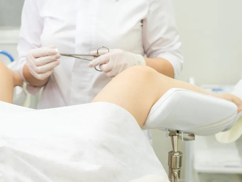 vệ sinh vùng kín Hỗ trợ bác sĩ thực hiện thủ thuật y tế thuận lợi
