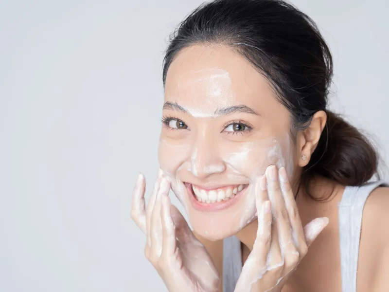 Các bước rửa mặt buổi sáng