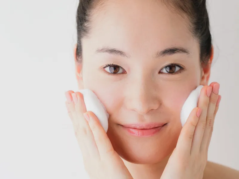Có nên dùng 2 loại sữa rửa mặt cùng lúc không?