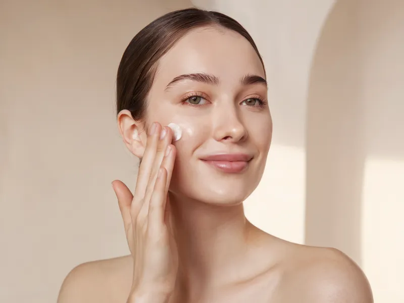 Rửa lại bằng nước sạch và dưỡng ẩm