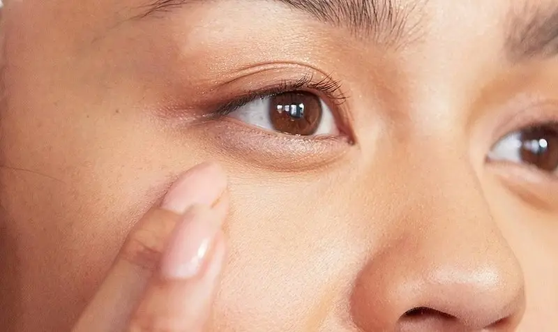 Rửa mặt bằng nước đá có tác dụng gì?