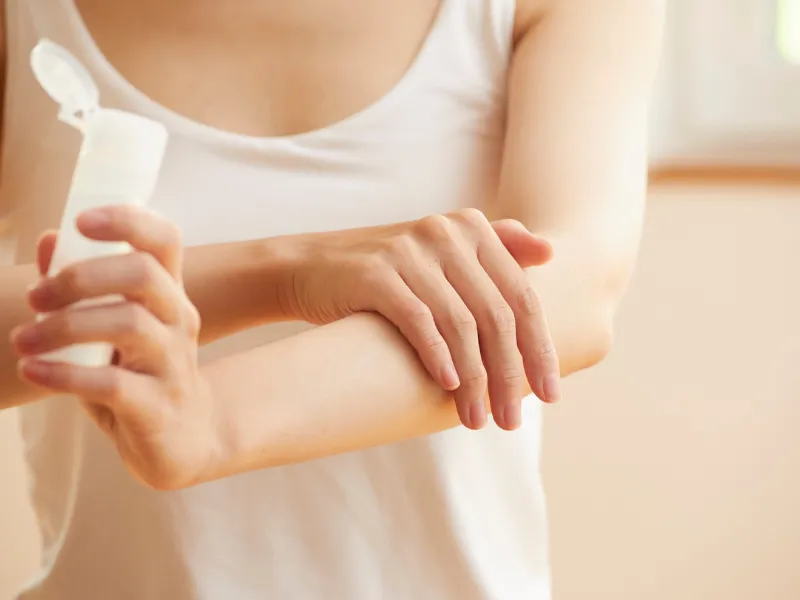 Dưỡng ẩm da sau khi bơi