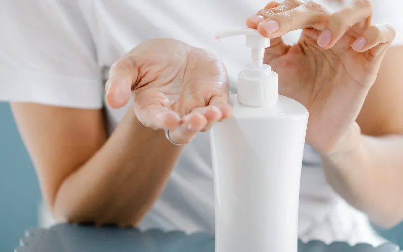 Cách dùng dung dịch vệ sinh sau sinh đúng cách