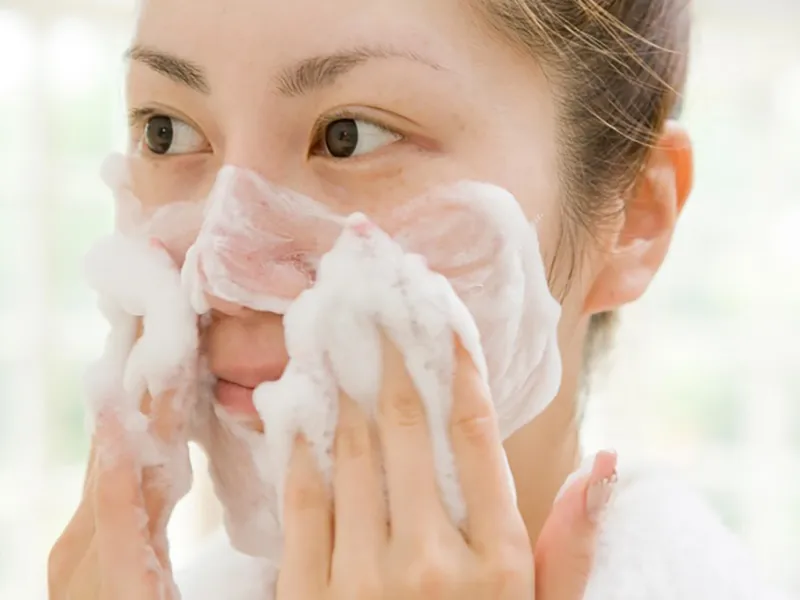 Khi nào cần rửa lại sau khi tẩy da chết?