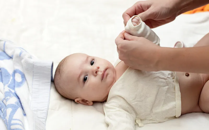 Chế độ chăm sóc toàn diện cho bé tại nhà