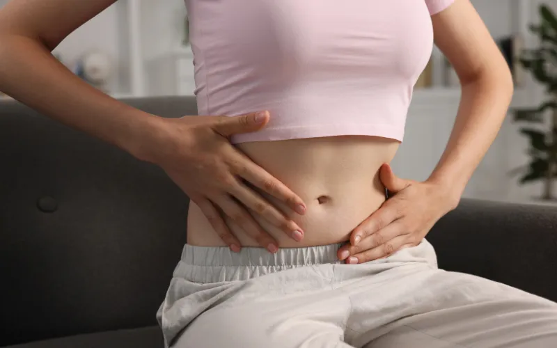 Buoc-2-Duong-am-ket-hop-massage-nhe-nhang