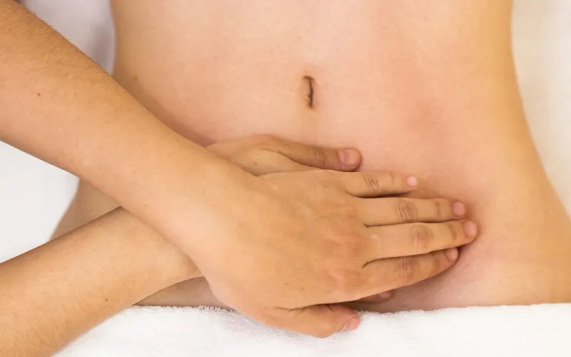 Massage-qua-manh-vung-bung