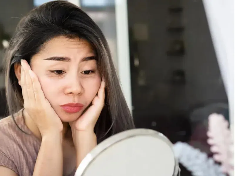 Quầng thâm, bọng mắt là vấn đề khá phổ biến ở phụ nữ sau sinh