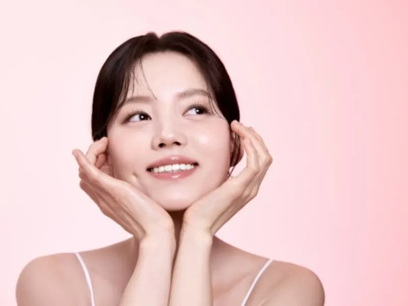 Một trong những tác dụng phổ biến của hoa kim ngân là khả năng hỗ trợ kiểm soát phản ứng viêm