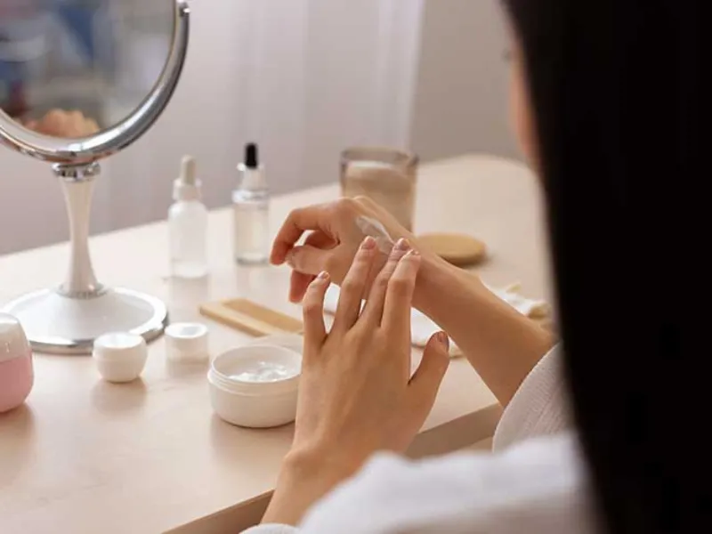 Chiết xuất kim ngân hoa có thể hỗ trợ làm dịu và chăm sóc da