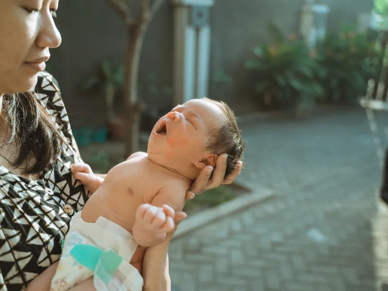 Mẹo dân gian chữa vàng da ở trẻ sơ sinh - Phơi nắng