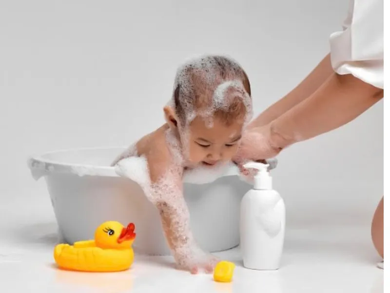 Sữa tắm thường được thiết kế dưới dạng lỏng với công thức dịu nhẹ