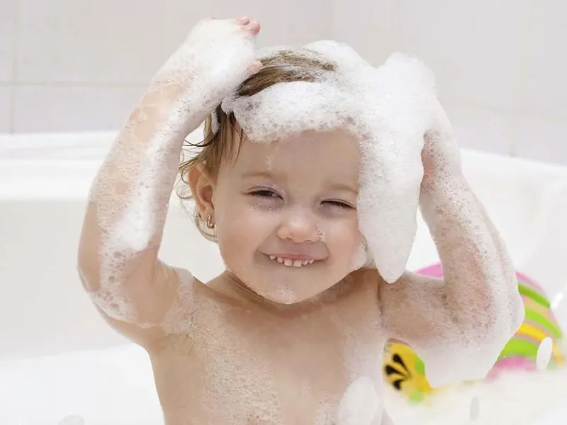 Ba mẹ nên ưu tiên sản phẩm dịu nhẹ, có công thức được thiết kế dành riêng cho trẻ