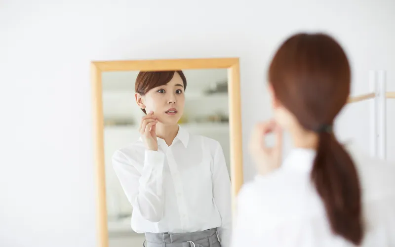 Sự suy giảm estrogen và lượng collagen thay đổi