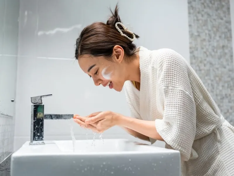 Lỡ sử dụng dung dịch vệ sinh phụ nữ để rửa mặt không gây nguy hiểm cho da