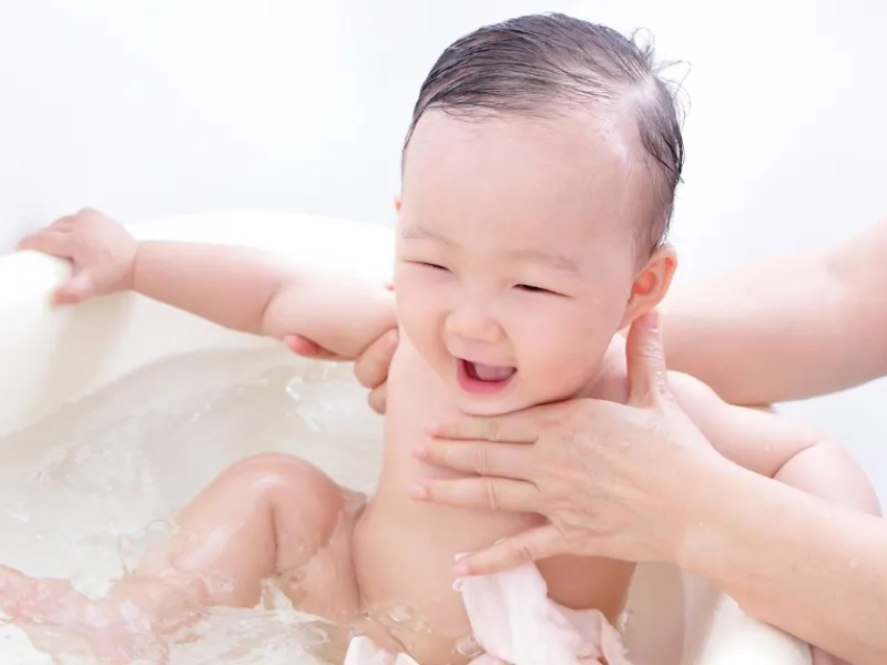 Rau sam tắm cho trẻ sơ sinh có tác dụng làm sạch da